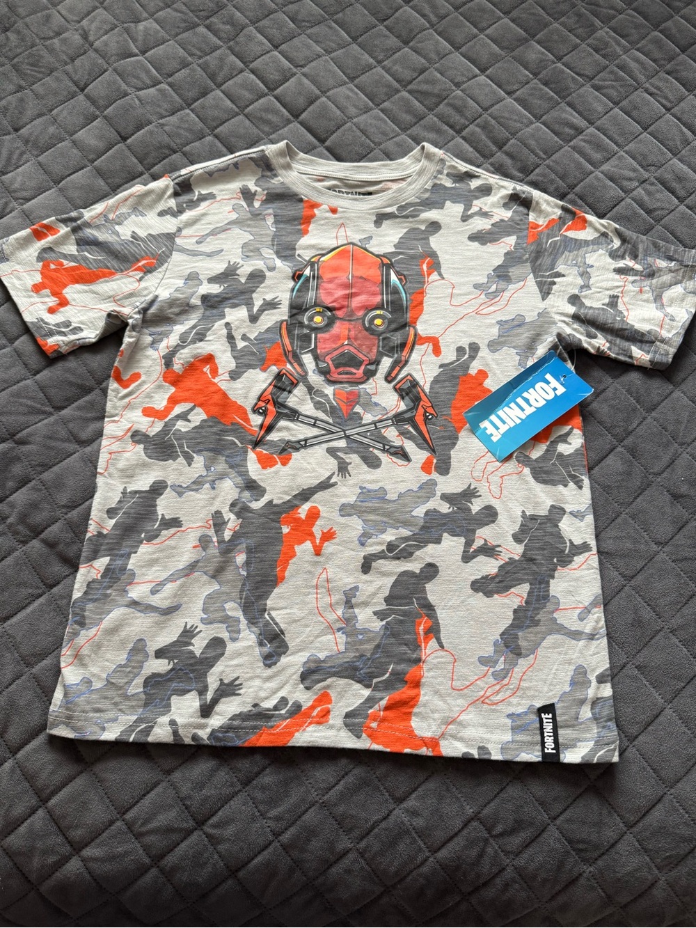 Fortnite Youth XL (14/16) Graphic T-Shirt Gray Camo Skull Gamer Tee NWT